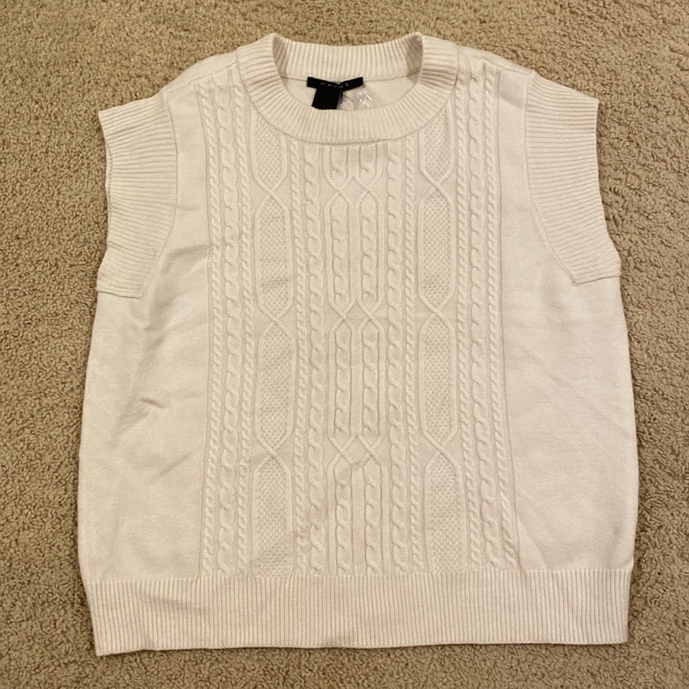 Women’s Sweater Vest NEW WITH TAGS